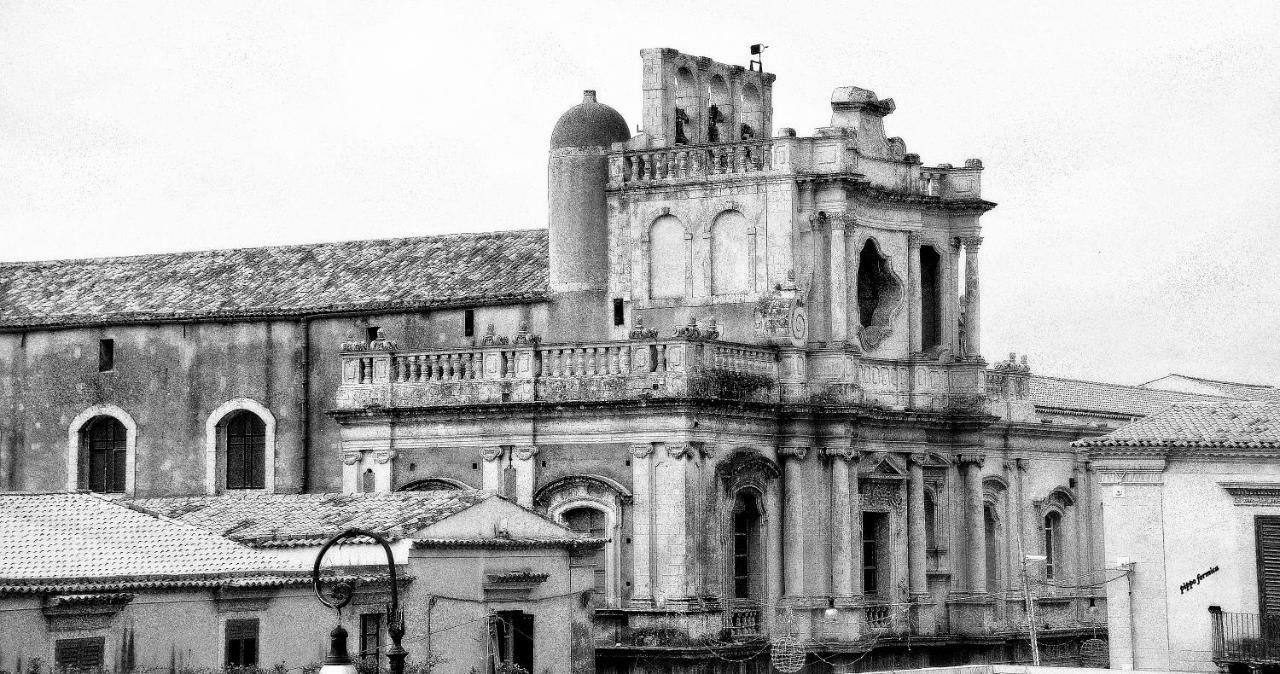 Il Maestrale B&B Noto Bagian luar foto